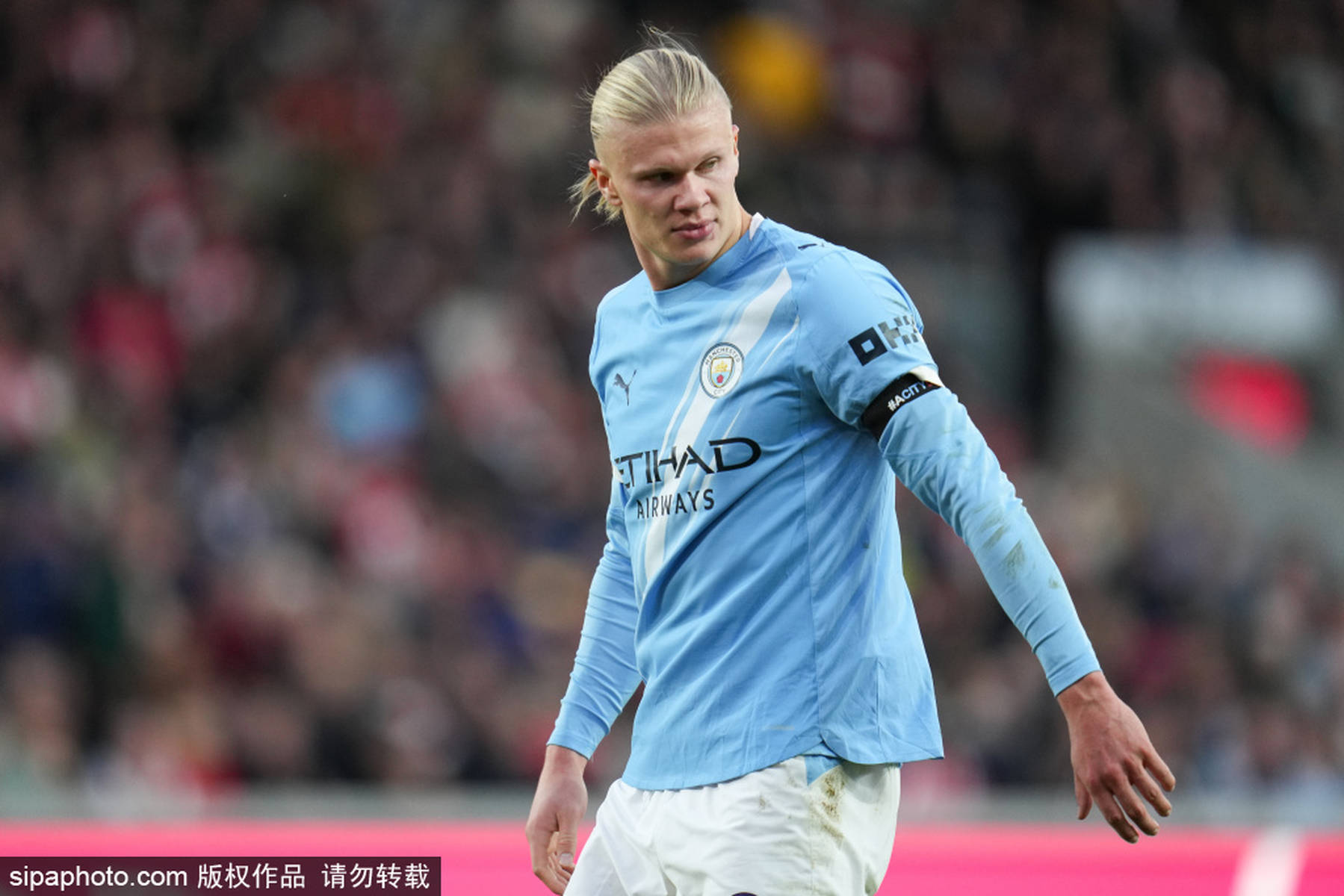 这脚爆射有火箭推进器吧？