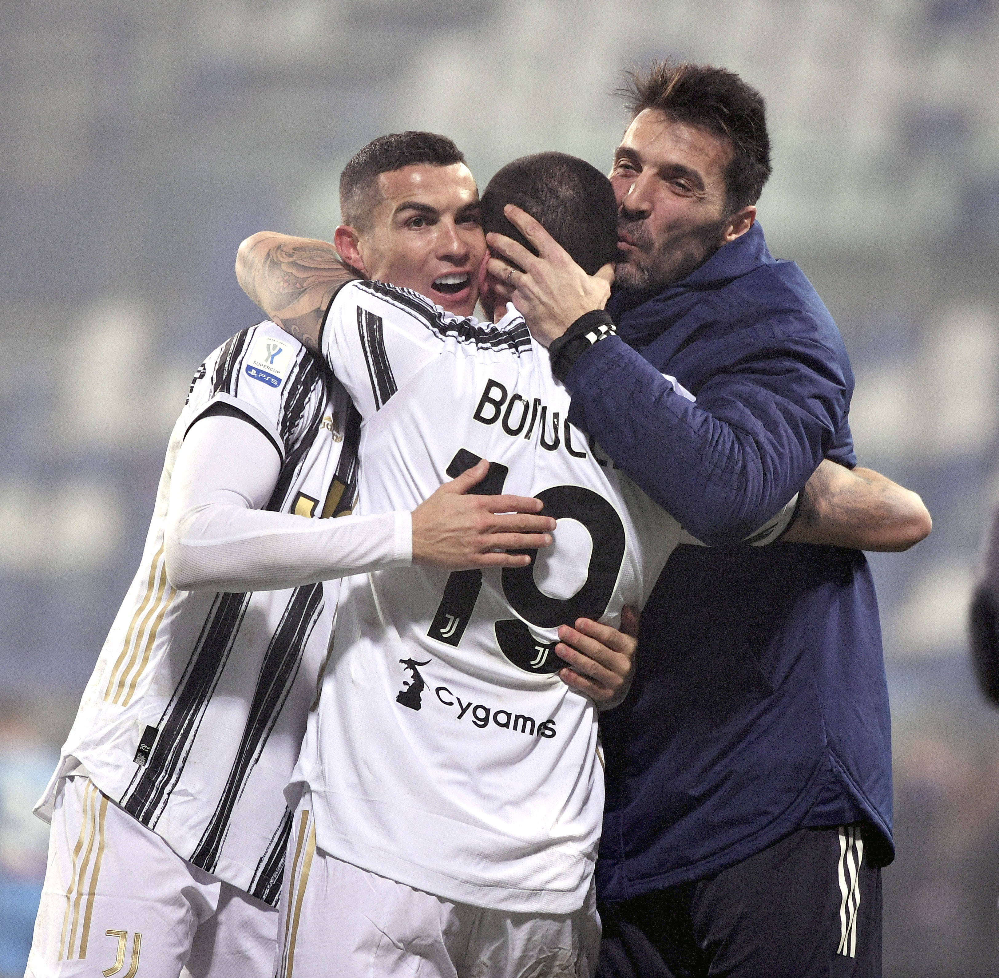 篮球勇士明星球员连场高得分