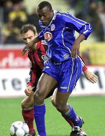 上游新闻：冲超决战，超1500名重庆球迷将在客场为铜梁龙助威