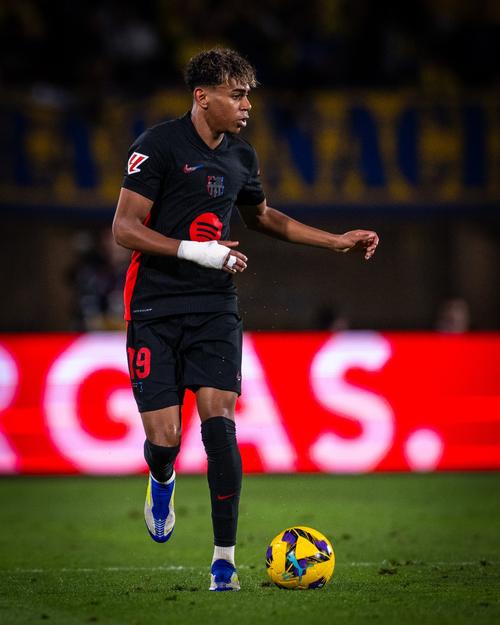 巴塞罗那迎战特内里费：女子足球联赛的巅峰对决