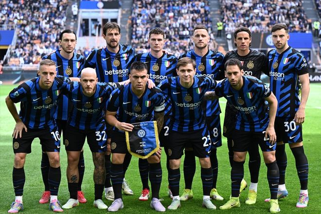 暗示续约还是离队？刘洋晒与瓦科互换球衣照片